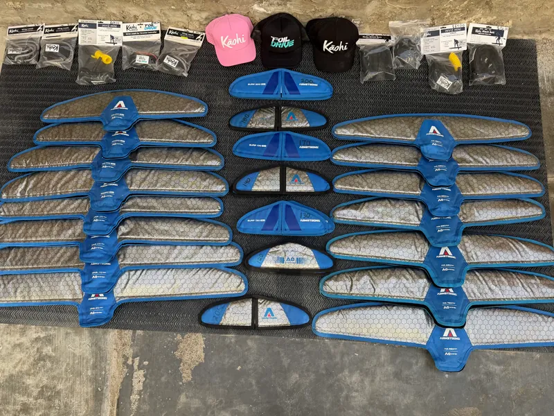 Armstrong foil wings and accessories arranged for rental and demo in Chicama.